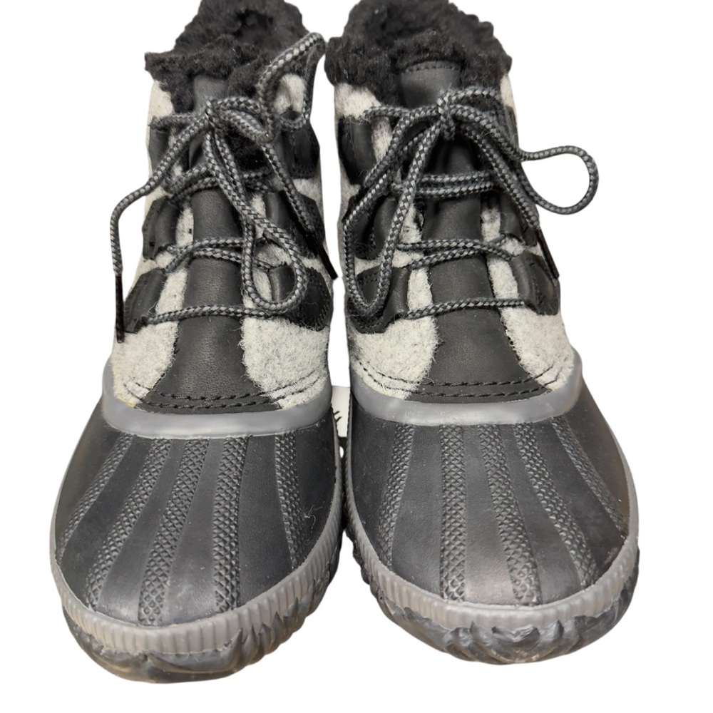 Sorel Black and Gray Women’s Snow Boots - Picture 4 of 5